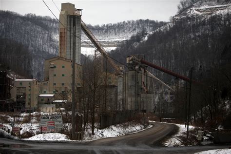 Coal tipple and mine