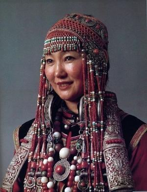 Beautiful and strong, Mongolian women were the strength that powered and fueled their husbands to go out anf forthwards. They needed that strength. For the women would accompany their husbands on the Mongolian empire building campaigns. And when there were counterattacks or raids, the women would need to fight alongside with their husbands. The weak were not tolerated.
