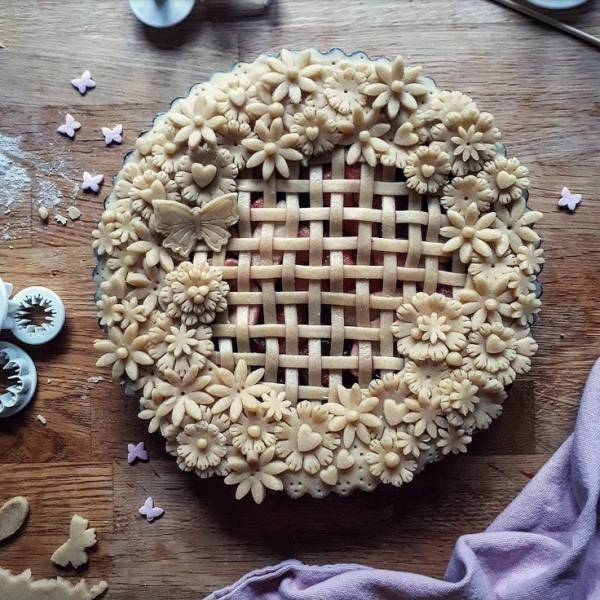 --PHOTO--Peacan pie done right. We have lost things that used to matter to us, and what made our lives special and important.